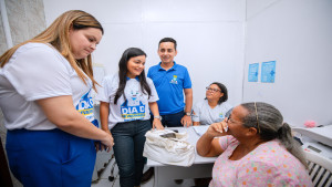 Prefeita Débora Regis prestigia Dia D de vacinação e acompanha ação nas USFs