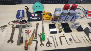 Polícia Civil prende dois homens em Mata de São João suspeitos de integrar grupo especializado em roubo de veículos