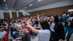 Público da 6ª Conferência Municipal dos Direitos da Pessoa Idosa lota auditório do CEEPTIC