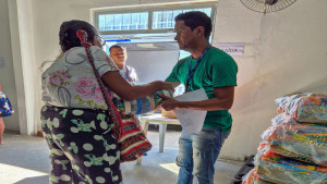 Prefeitura de Dias d’Ávila realiza mais uma entrega de cestas básicas para famílias em situação de vulnerabilidade