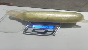 Mulher tenta entrar com droga escondida nas partes íntimas em presídio