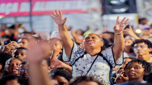 Milhares participam do 1° Festival ADORAR em Dias d’Ávila