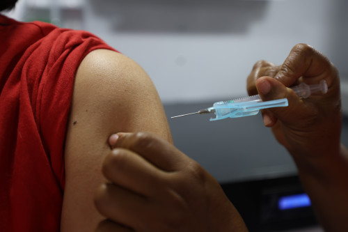 Vacinação nas escolas já soma mais de 5 mil doses aplicadas na Bahia em 2026