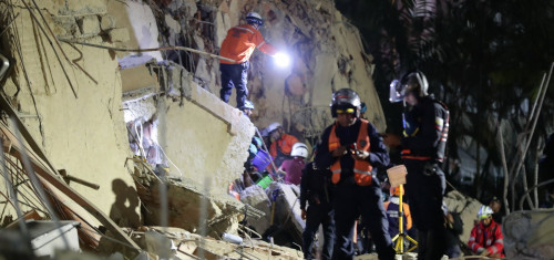 Número de mortos por terremotos na Venezuela sobe para 164; buscas por sobreviventes continuam